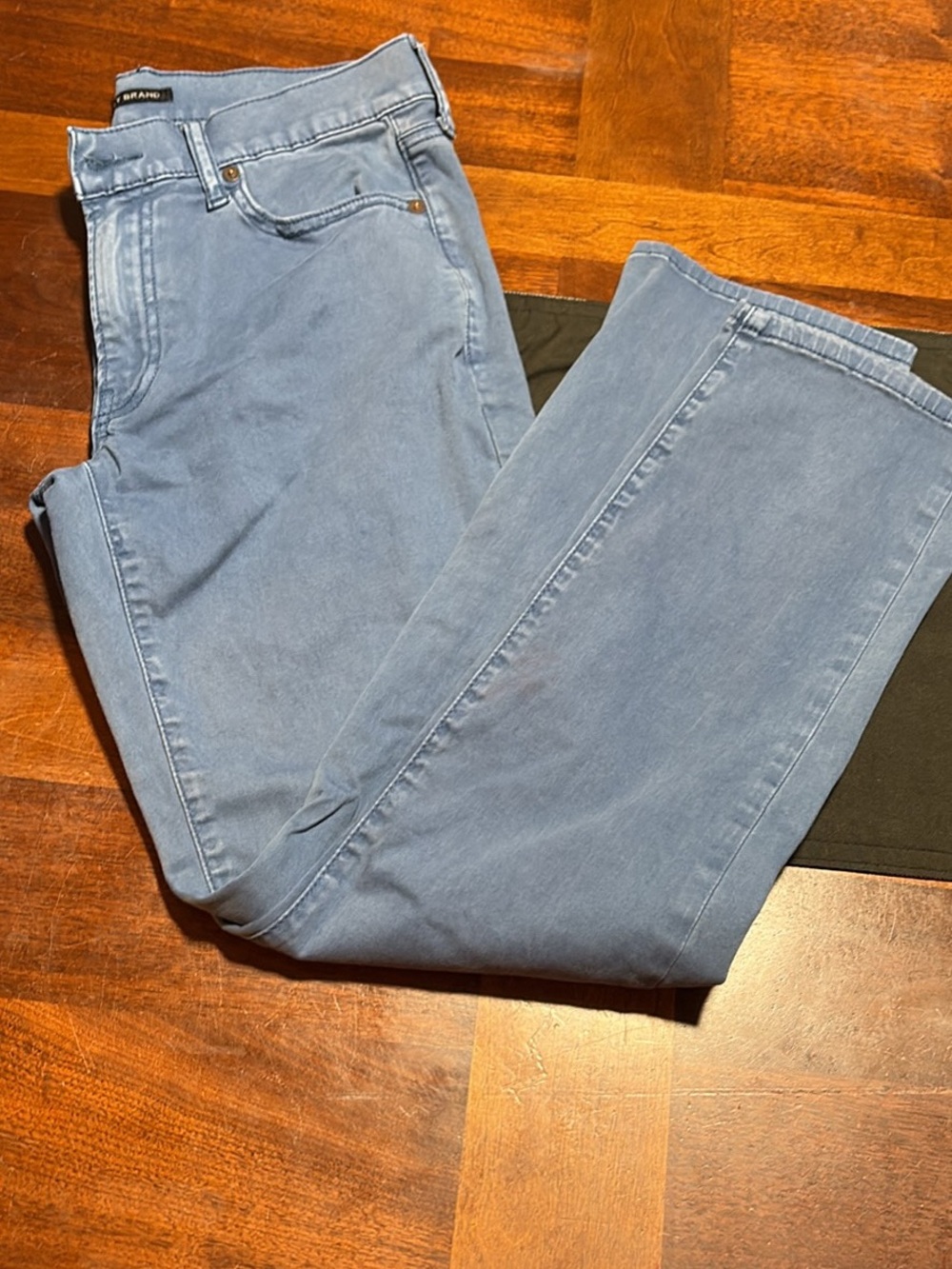 Lucky Brand Women’s 29*30 Relaxed Jeans in Light Blue Wash